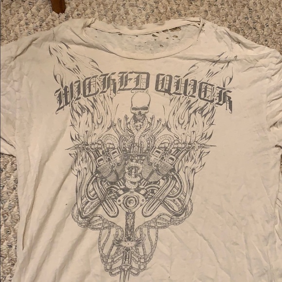 Worn out tee - Picture 2 of 4